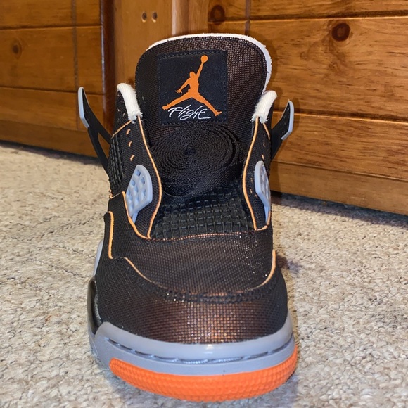 Air Jordan 4s retro size 6 starfish 200$ - Picture 6 of 8